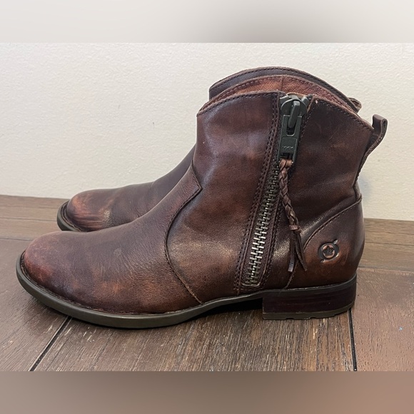 Born Brown Leather Distressed Ankle Boots Womens size 6 - Picture 1 of 9